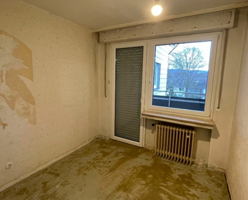 Büroraum der Wohnung in Andernach im Zustand vor der Renovierung - Martina Wagner Immobilien